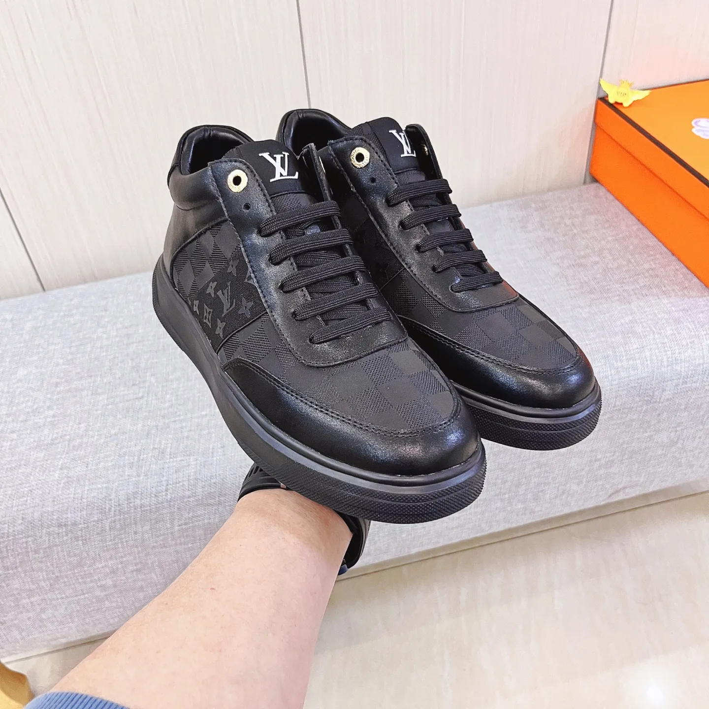 Men's shoes 💰 440 men's shoes 💰 [ LV ] 🔥 Louis Vuitton, high-end men's shoes brand official website 1:1 latest masterpiece: uppers are made of Italian imported first-layer cowhide with comfortable and breathable lining ➕ original non-slip and wear-resistant outsole 🔥, making walking more convenient and comfortable! An exclusive new model, a stunning work, a beautiful 1:1 replica [color] compared to the official quality! Create a fashionable personality to set off your uniqueness! A must-have for trendy men! Classic 🔥Size: 38-44 Color: 🔥 2⃣️colors available🔥.